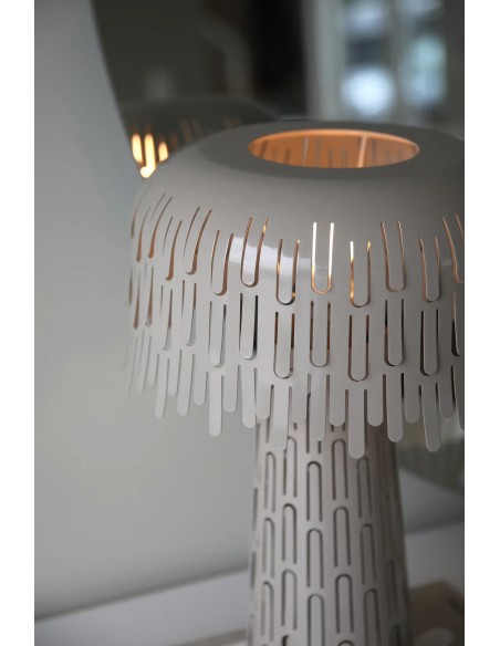 Lampe de table ambiance cosy métal greige brillant Markslojd