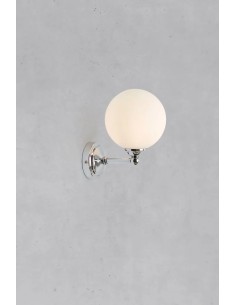 Applique murale Tropea Markslojd chrome abat-jour verre blanc design salle de bain élégant 2
