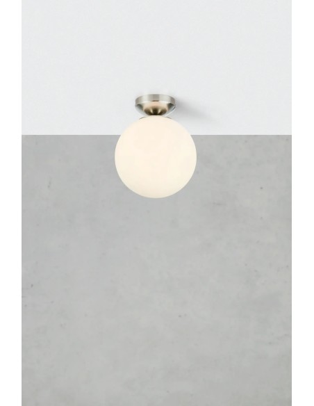 Détail plafonnier Stintino verre blanc diffusion lumière douce salle de bain élégante