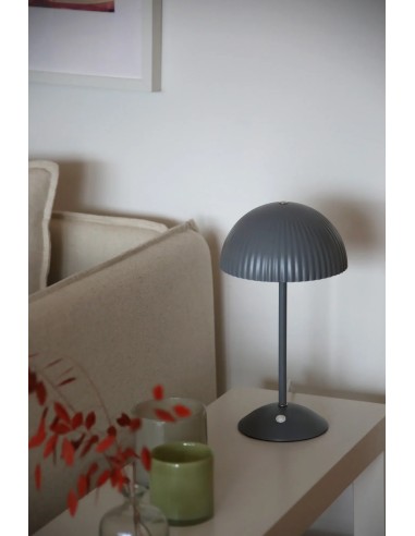 Détail lampe Zin abat-jour plissé gris et base métal Markslojd