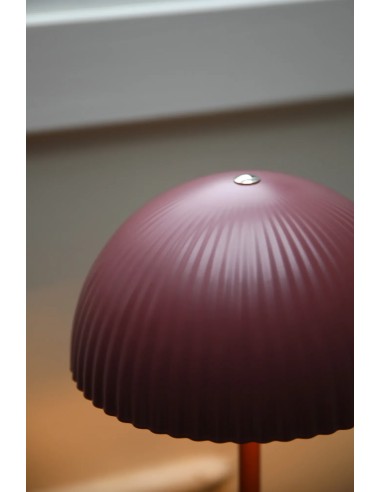 Lampe de table Zin Markslojd lumière douce ambiance intérieure moderne rouge