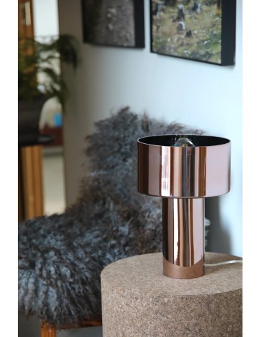 Détail lampe Corin rose gold Markslojd en verre teinté avec lumière chaleureuse décorative