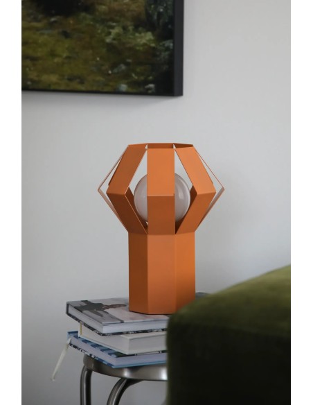 Détail lampe Octa orange Markslojd effet ombre lumière design Joakim Thedin