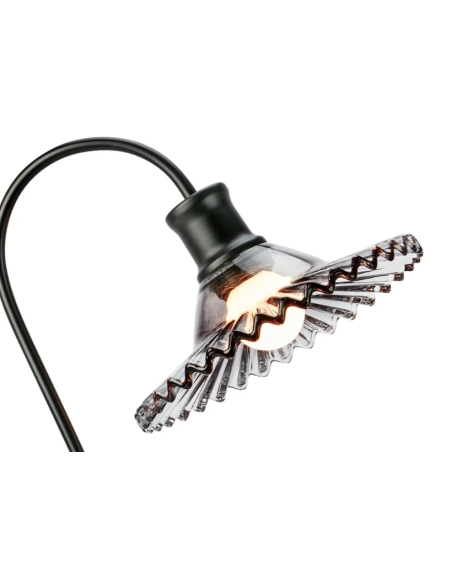 Lampe de table Novia Markslojd sur bureau intérieur moderne lumière chaleureuse