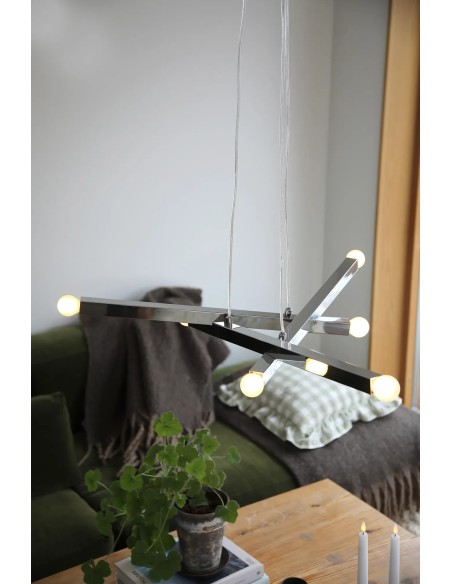 Détail du plafonnier Stack chromé Markslojd structure métallique moderne