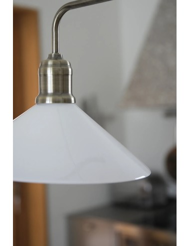 Plafonnier Vela Markslojd installé cuisine ou salle à manger éclairage élégant