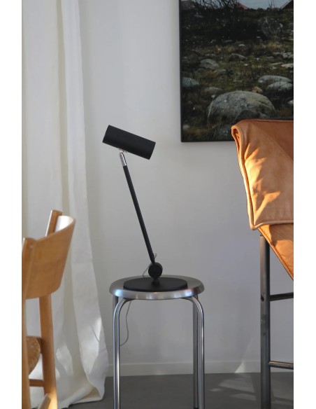 Détail bras orientable lampe Arlo Markslojd LED noireDétail bras orientable lampe Arlo Markslojd LED noire