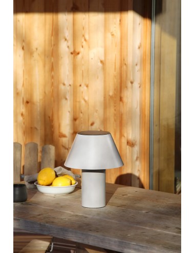 Lampe solaire Vivo grise avec éclairage LED blanc chaud 3000K