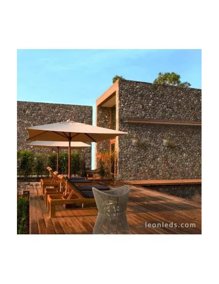 Éclairage extérieur chaleureux applique murale Mantra Polinesia terrasse balcon façade moderne