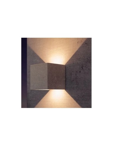 Applique extérieure Taos installée sur mur extérieur design architectural béton IP65