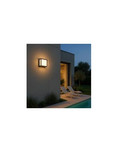 Applique extérieure Bachelor installée sur mur extérieur jeux de lumière cristal IP65