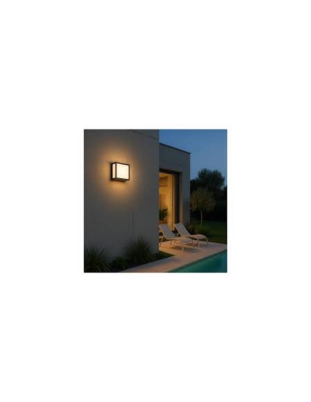 Applique extérieure Bachelor installée sur mur extérieur jeux de lumière cristal IP65