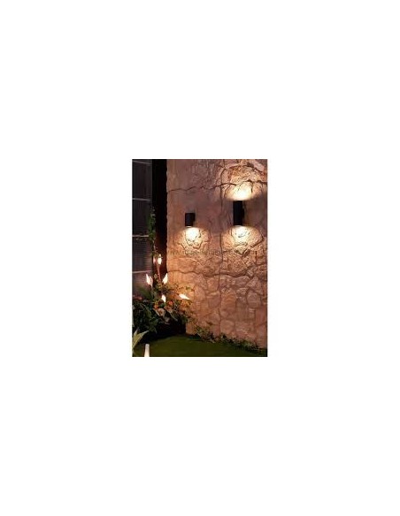Détail applique murale extérieure Volcano 6482 diffuseur cristal transparent design graphite