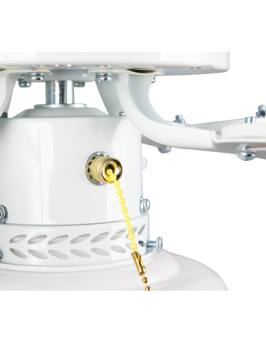 Ventilateur de plafond HAMMERFEST installé dans salon ou chambre lumineuse