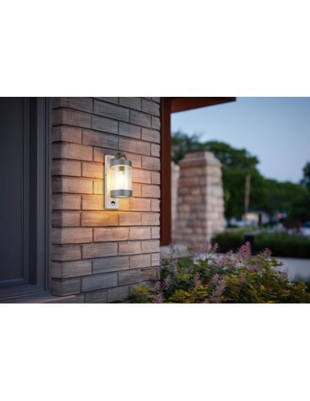 Luminaire extérieur SAMBESI effet bois avec capteur de mouvement intégré