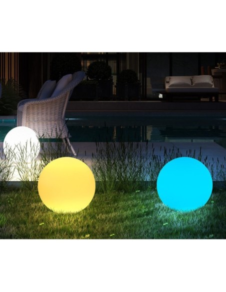 Boule lumineuse RGB solaire flottante télécommandée diam 40 cm - DDC Leluminaireled.com