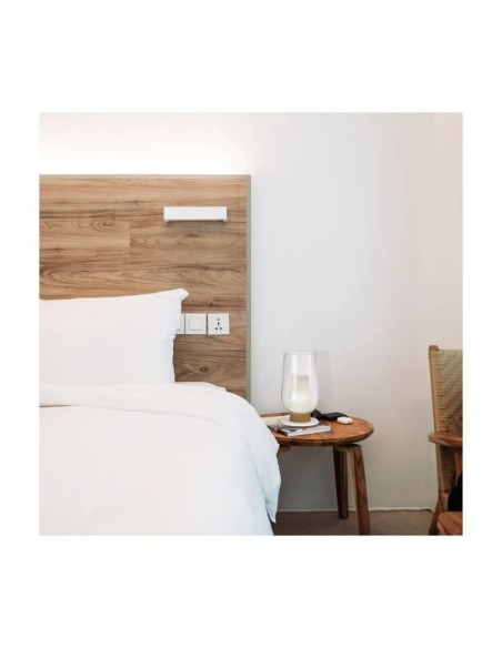 Nora de Mantra  - Lampe de table Led verre et bois  - culot E27 - design scandinave