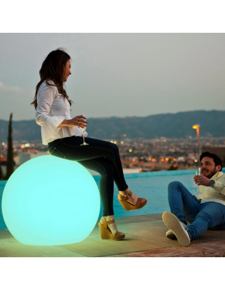 Boule Flottante lumineuse RGB avec télécommande Buly de New Garden